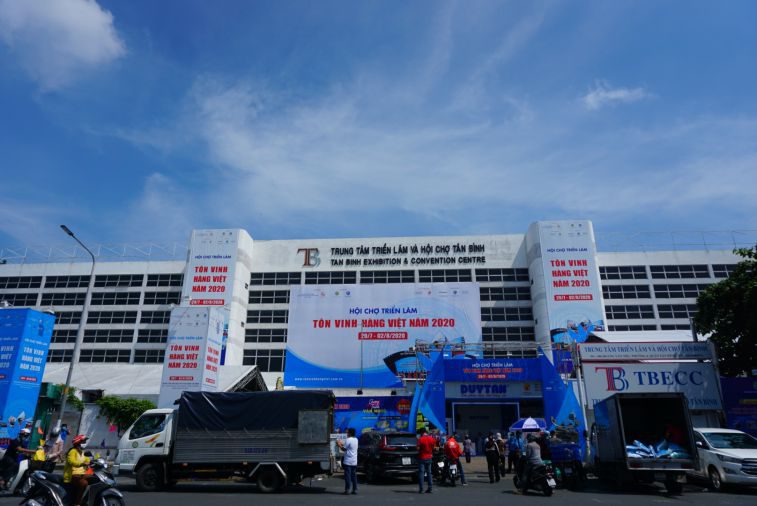 Hội chợ triển lãm “Tôn vinh hàng Việt” năm 2019 do Hiệp hội Doanh nghiệp TPHCM (HUBA) tổ chức khai mạc tại Trung tâm Văn hóa thể thao quận Tân Bình.